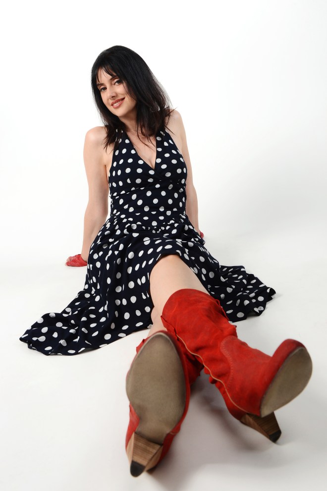 Rose Stiefel gekreuzt